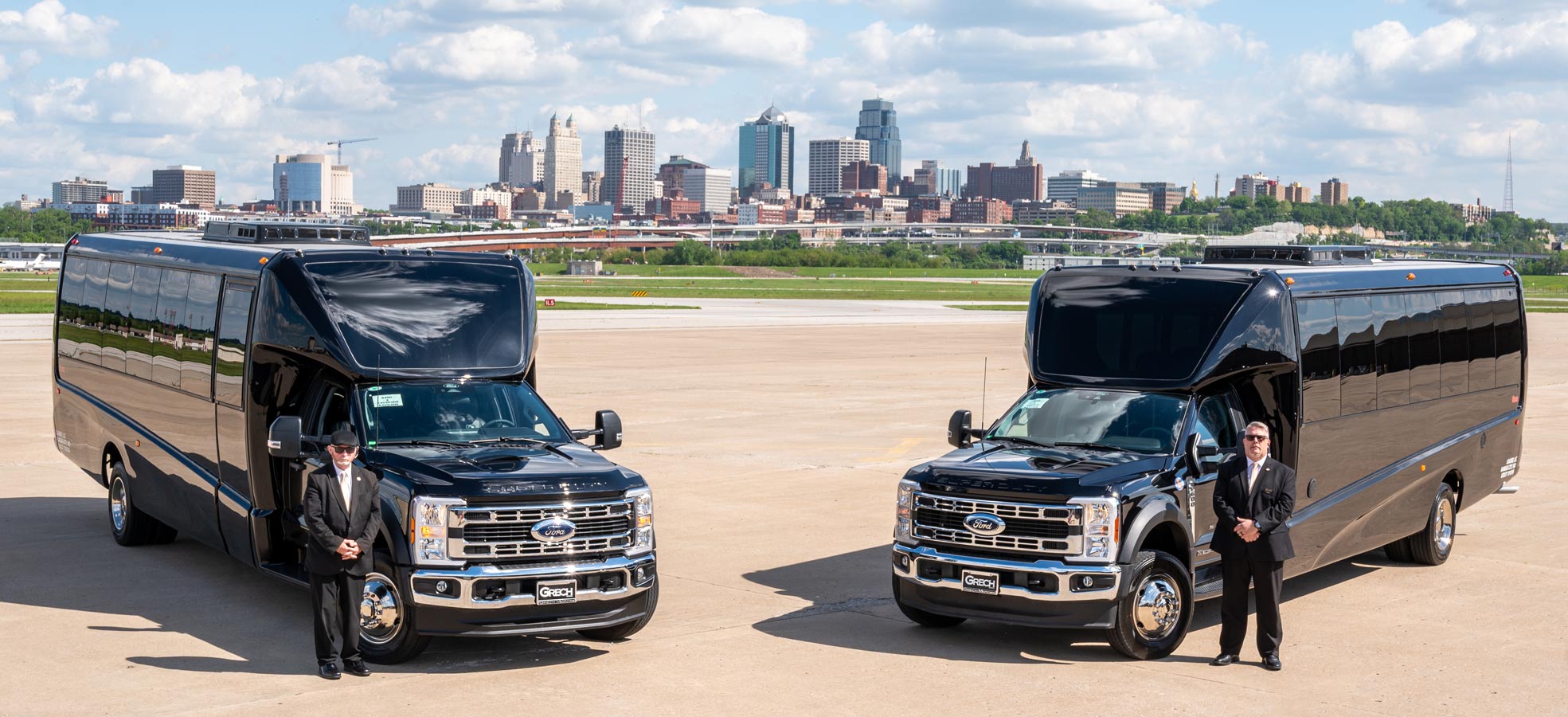 Mini Coaches with Kansas City Skyline